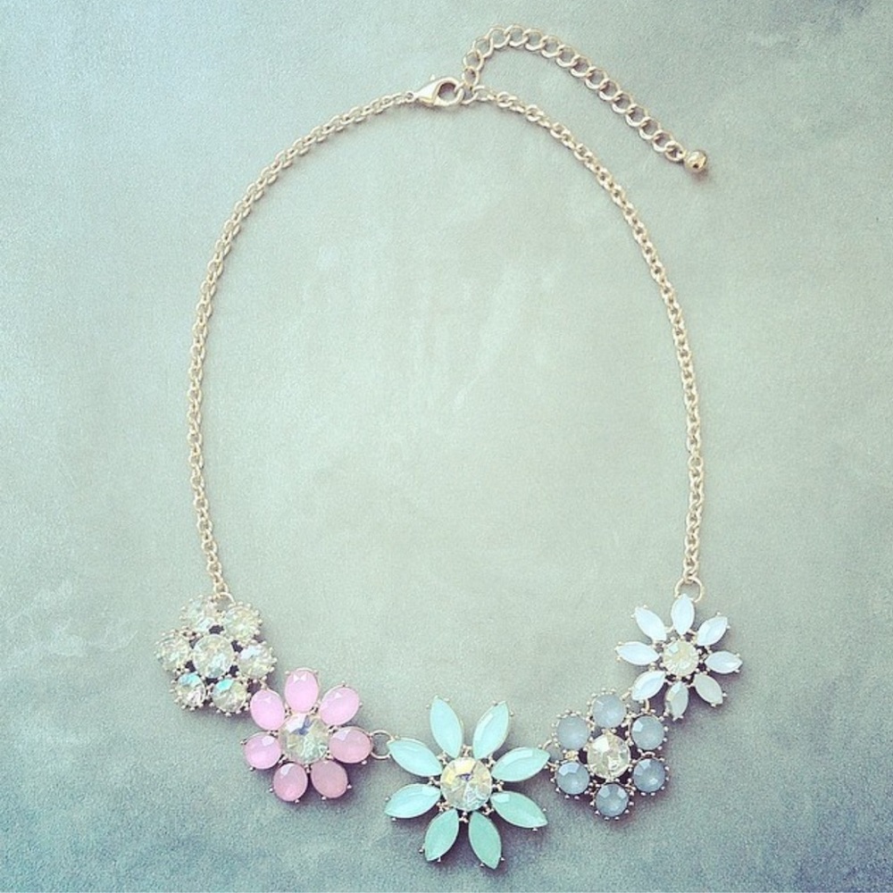 Pastel flower necklace